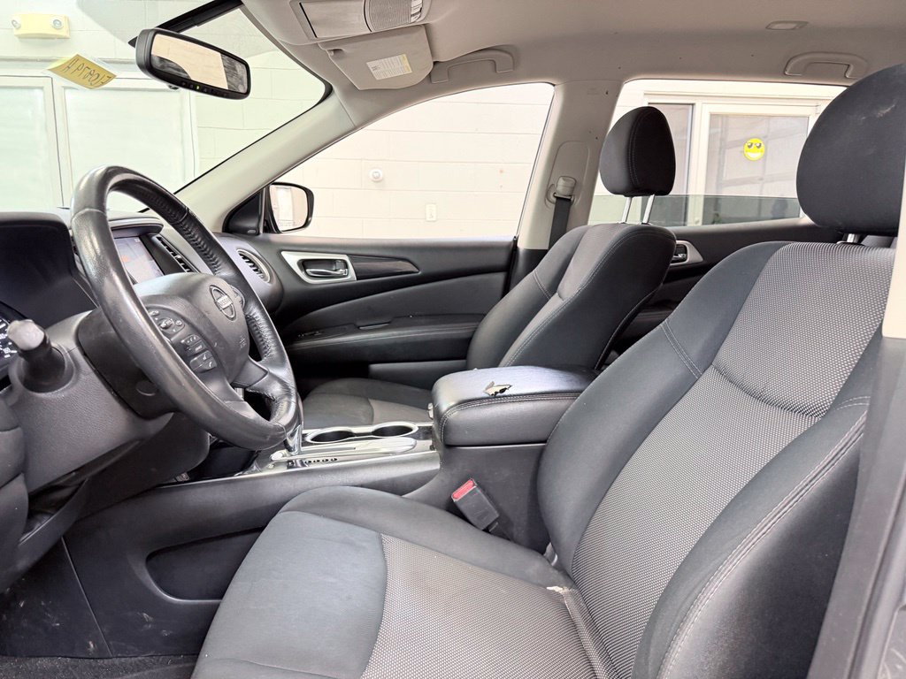 Used 2019 Nissan Pathfinder SV FWD image 13