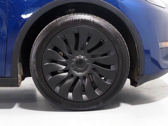 Used 2023 Tesla Model Y Long Range AWD/4WD image 45