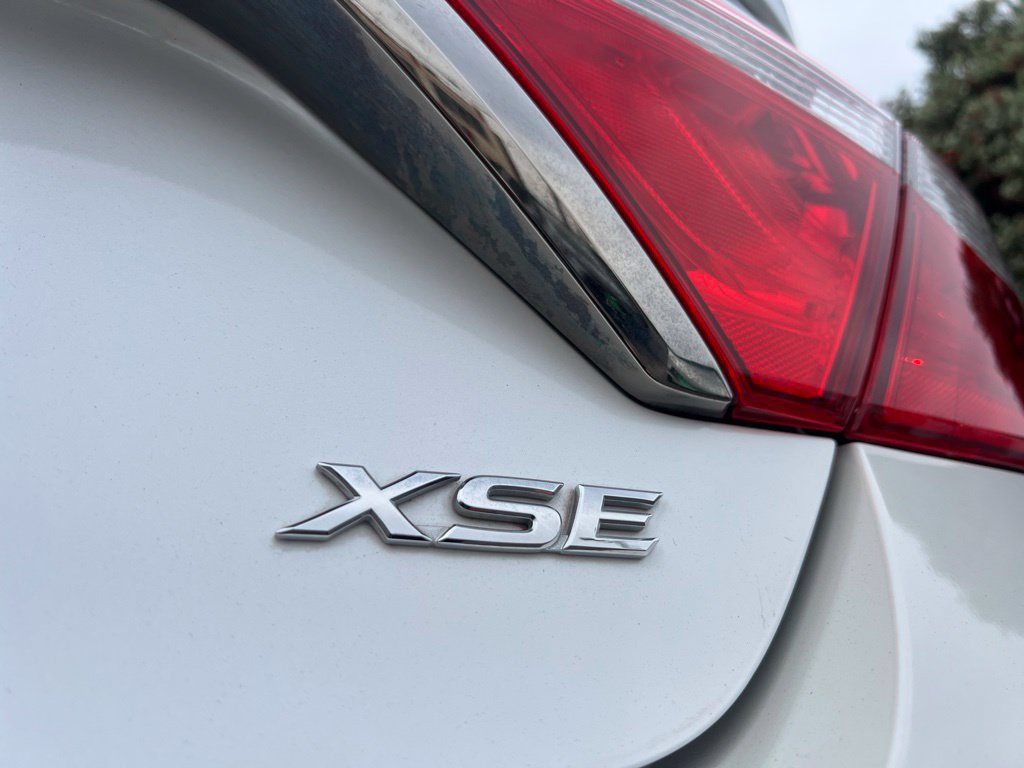 Certified 2016 Toyota Camry XSE FWD image 10