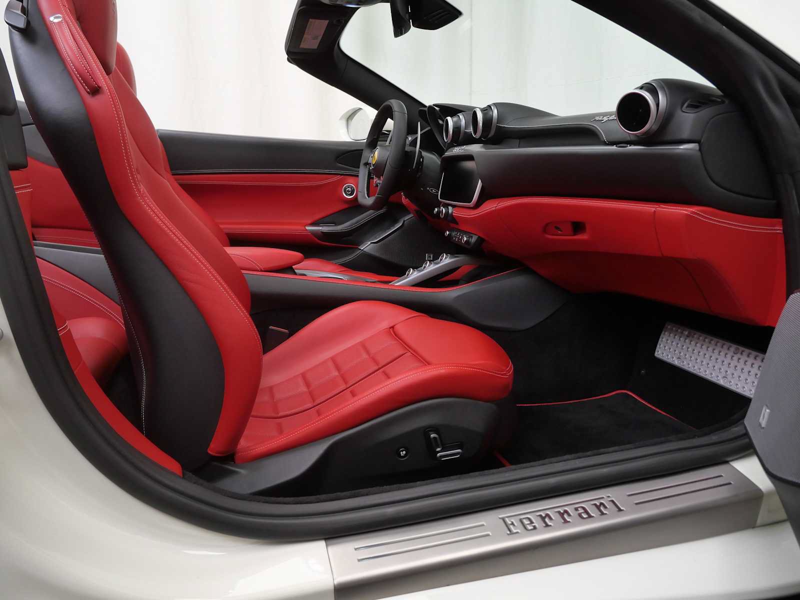 Certified 2019 Ferrari Portofino RWD image 16
