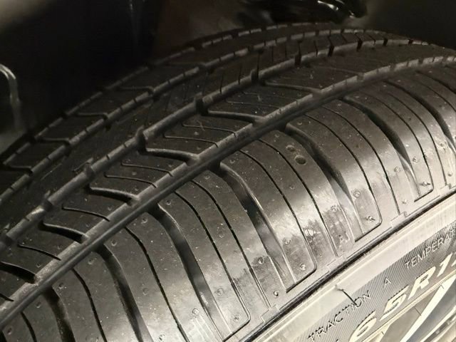 Used 2021 Volkswagen Tiguan SE image 24