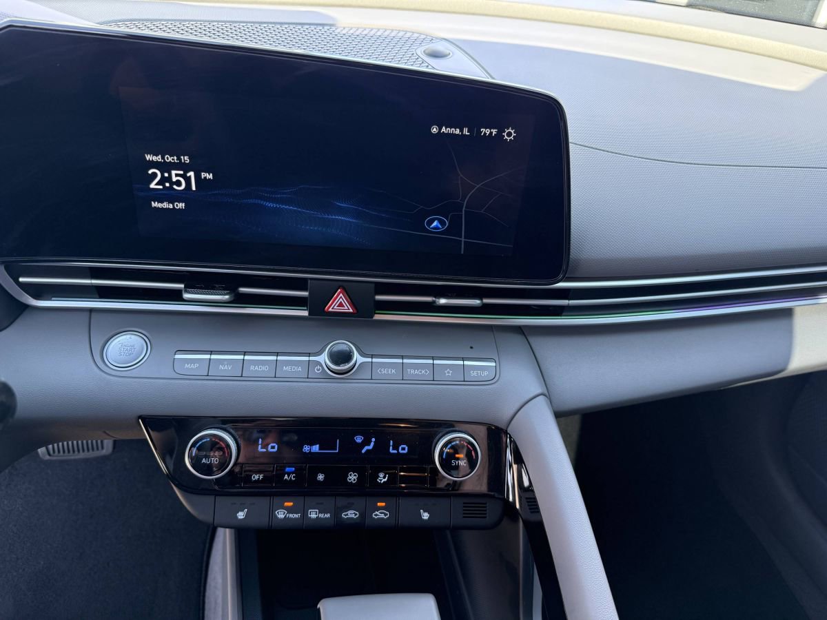 Used 2024 Hyundai Elantra SEL w/ Convenience Package image 12