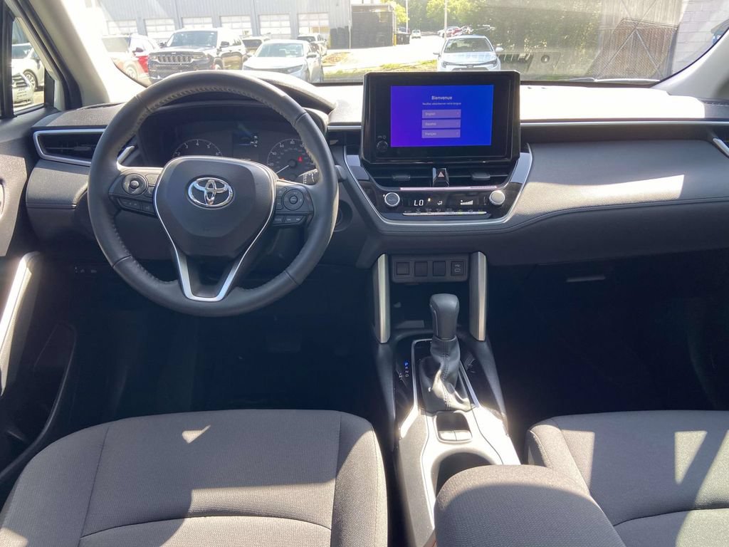 Used 2024 Toyota Corolla Cross LE w/ Moonroof Package FWD image 9