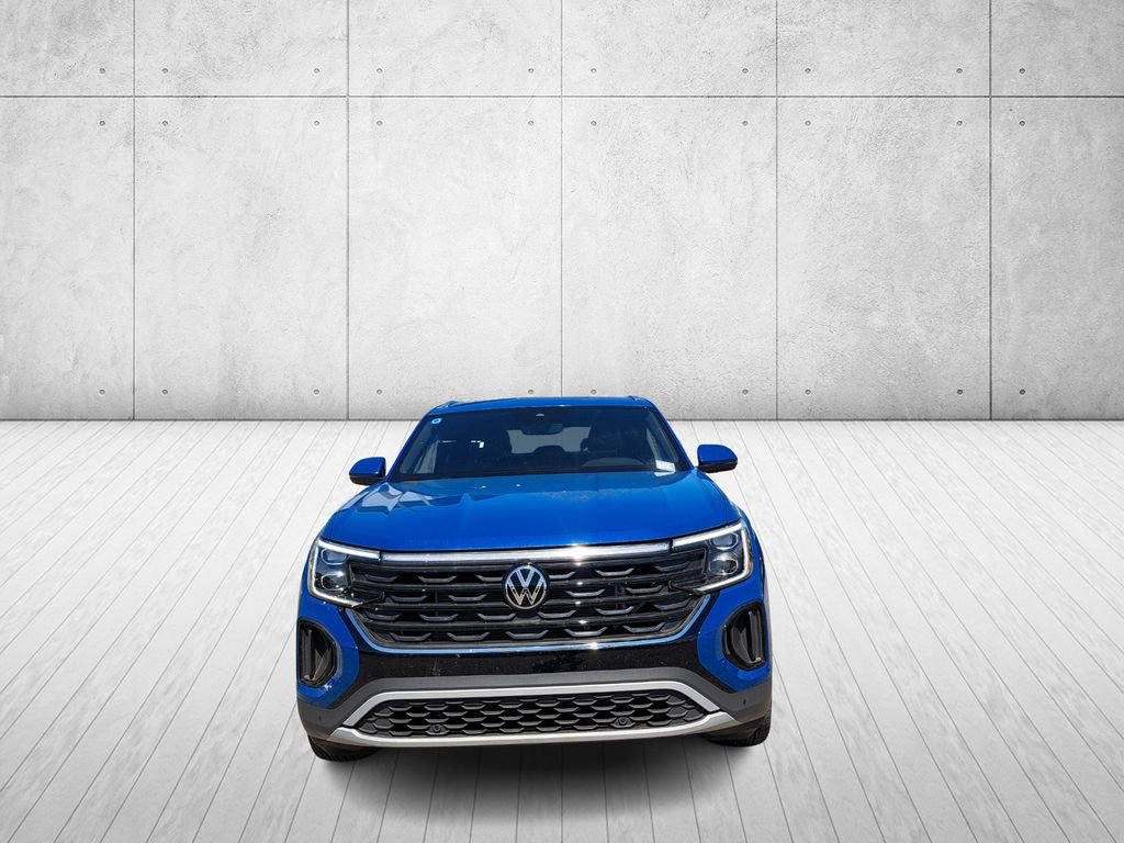 Used 2025 Volkswagen Atlas Cross Sport SE image 2