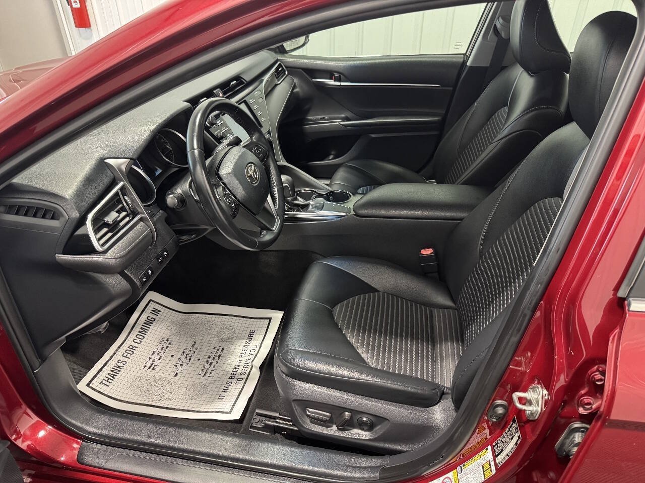 Used 2018 Toyota Camry SE FWD image 10
