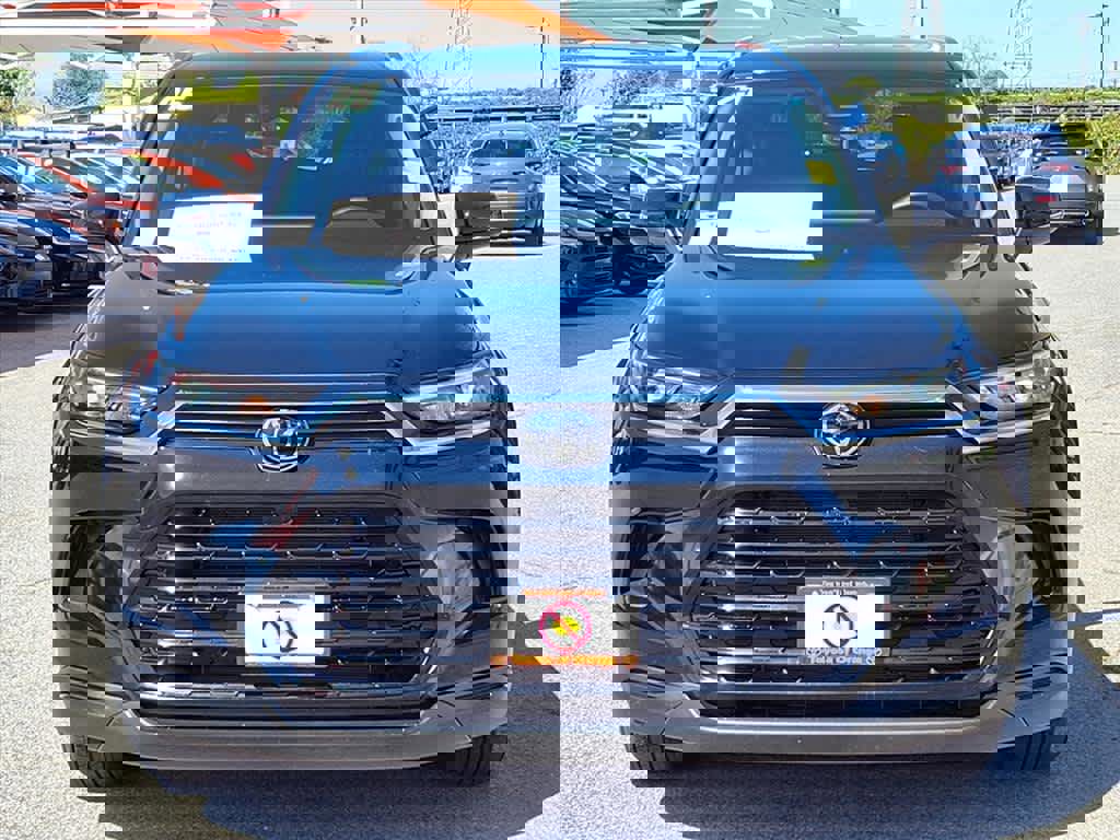 Certified 2025 Toyota Grand Highlander XLE image 2