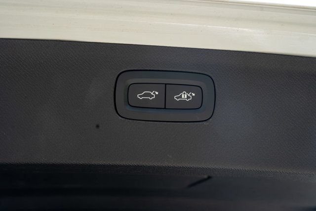 Used 2025 Volvo XC90 T8 Plus w/ Protection Package Premier AWD/4WD image 50