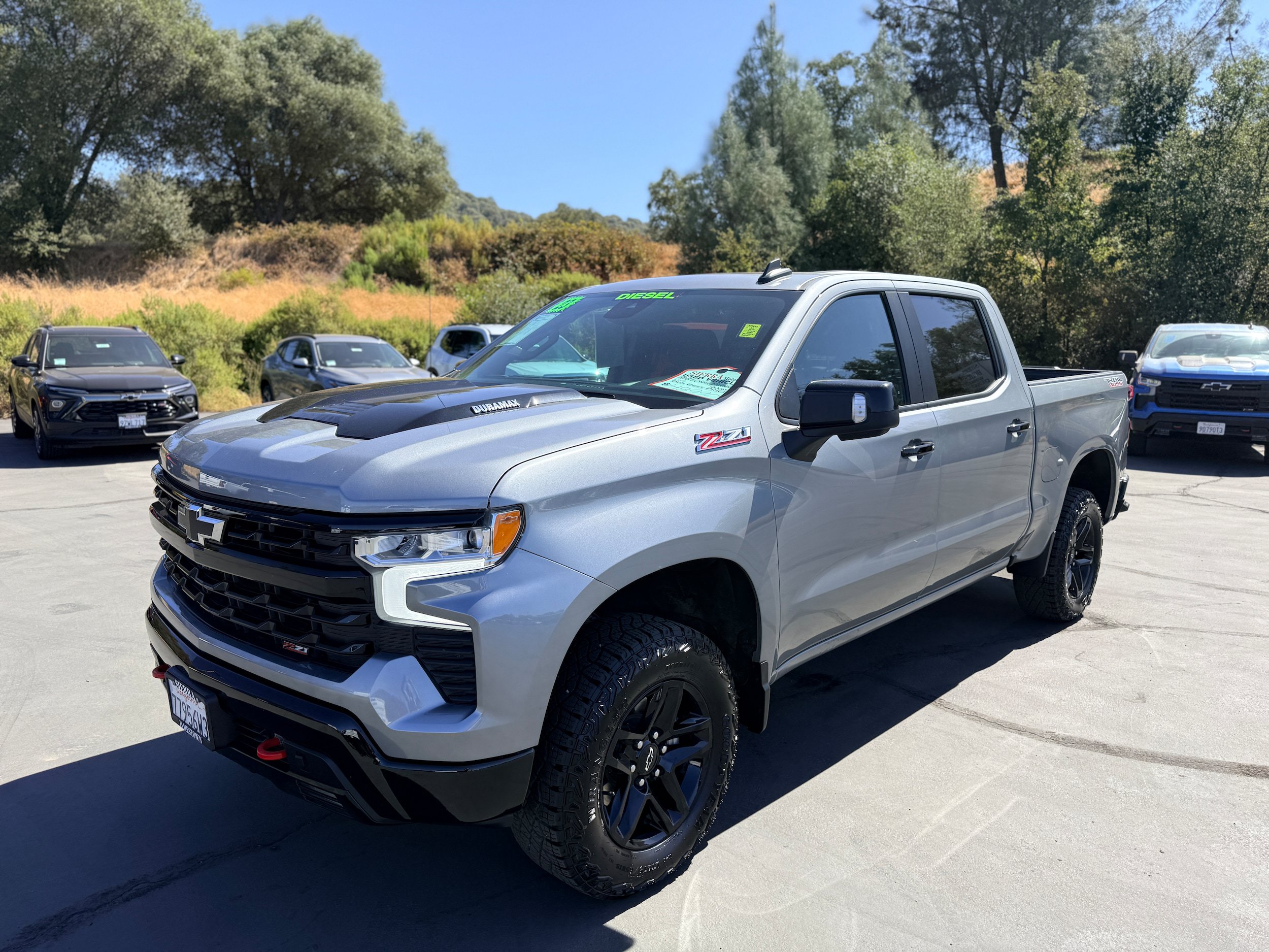 Used 2023 Chevrolet Silverado 1500 LT Trail Boss w/ LT Trail Boss Premium Package AWD/4WD image 2