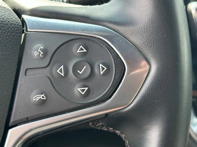 Used 2023 Chevrolet Traverse RS FWD image 18