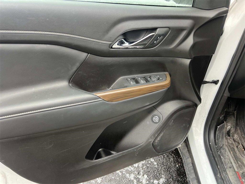 Certified 2023 GMC Acadia SLE w/ Driver Convenience Package image 7