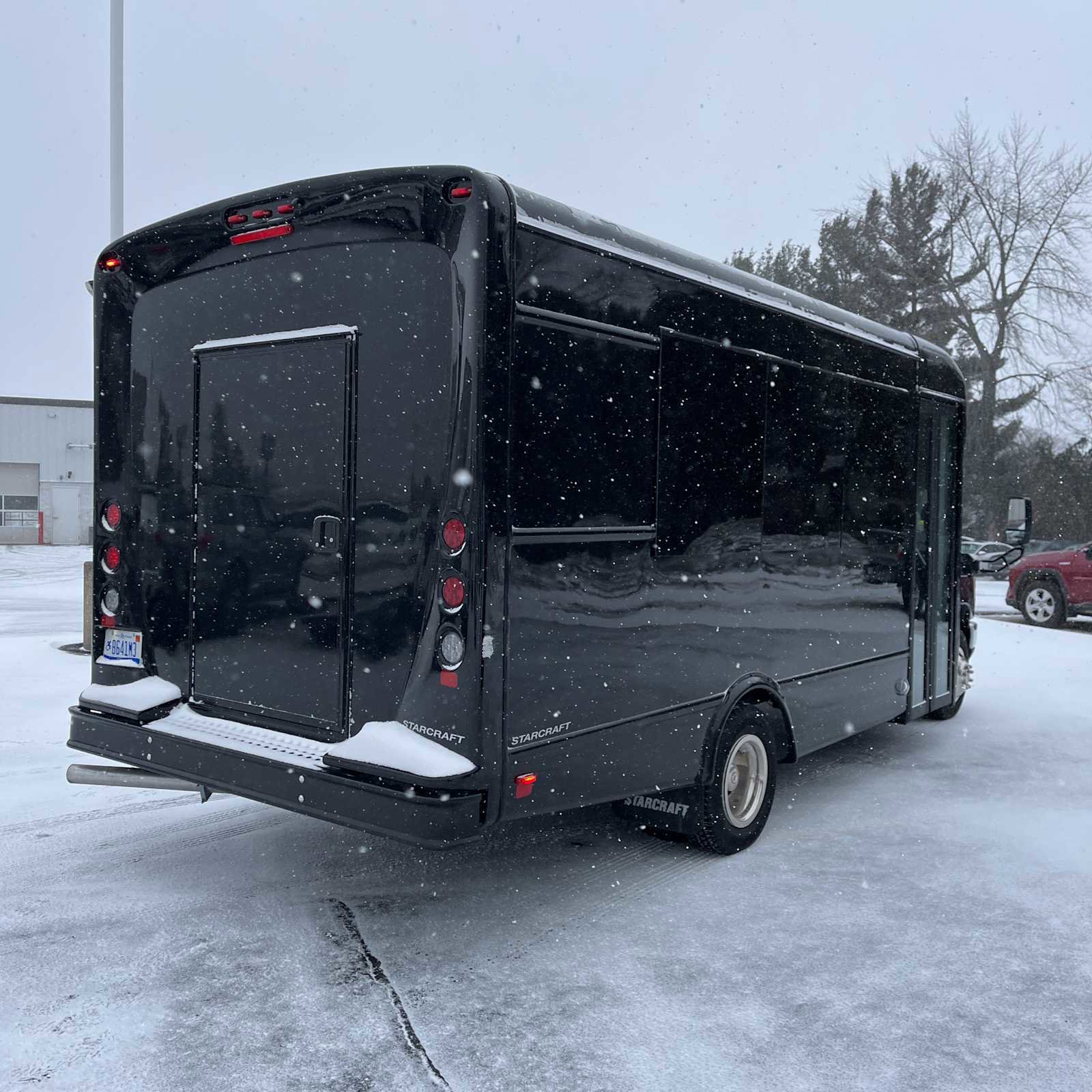 Used 2025 Ford E-450 and Econoline 450 Super Duty w/ Shuttle Bus Prep Package image 9