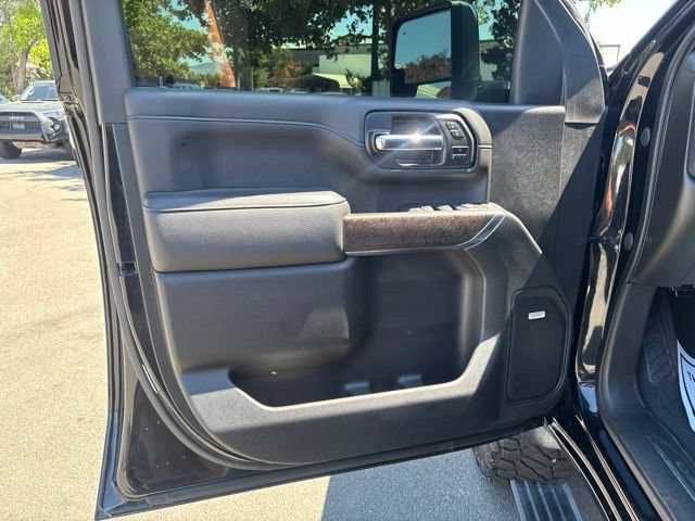 Used 2021 GMC Sierra 2500 Denali w/ Denali Black Diamond Edition AWD/4WD image 15