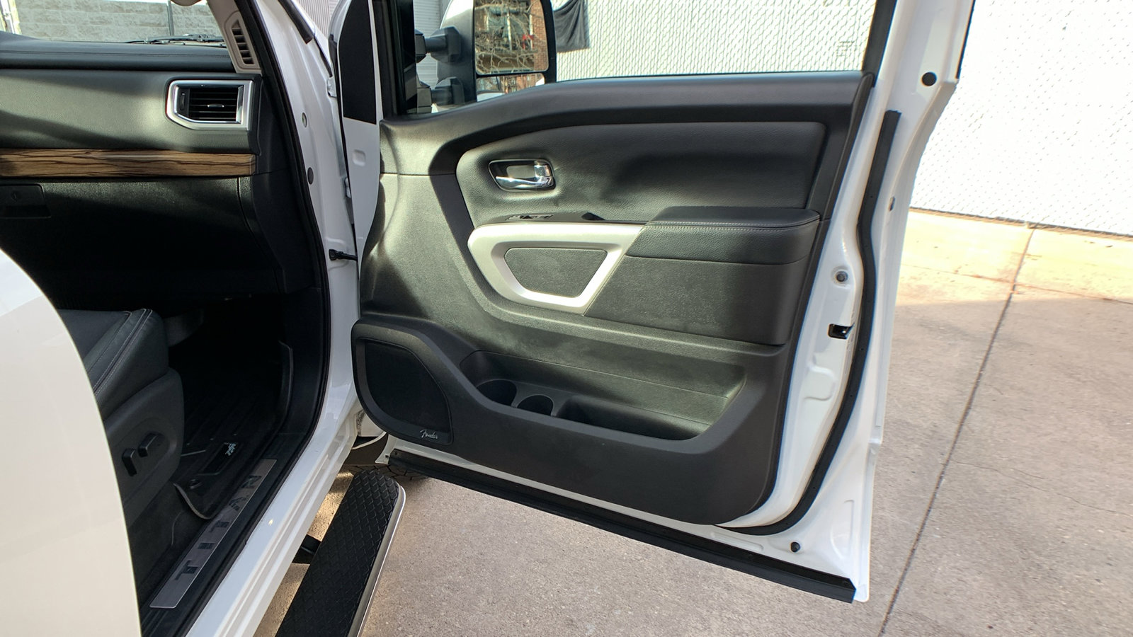 Used 2020 Nissan Titan SL w/ Moonroof Package image 26