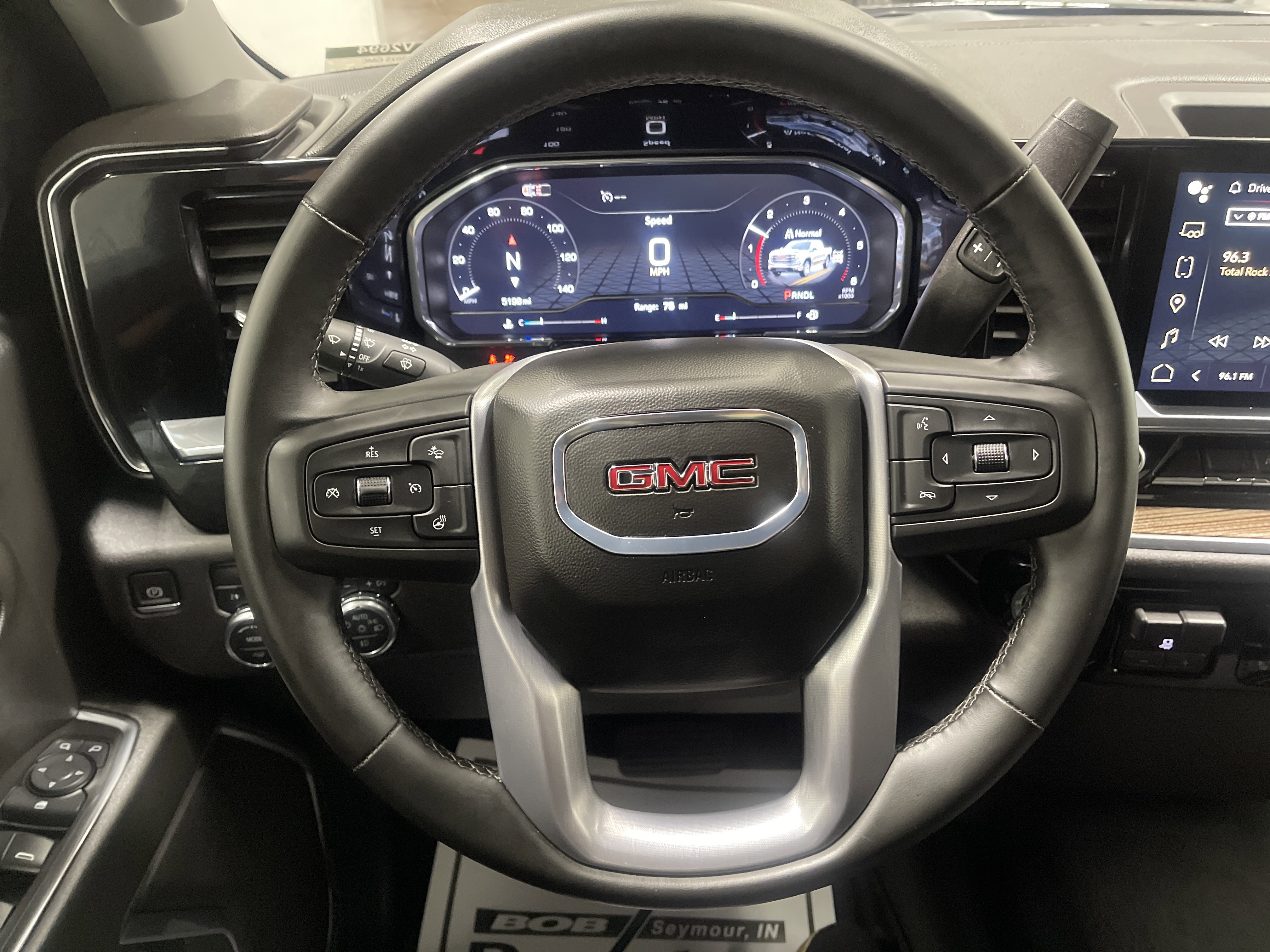 Used 2025 GMC Sierra 1500 Elevation image 30