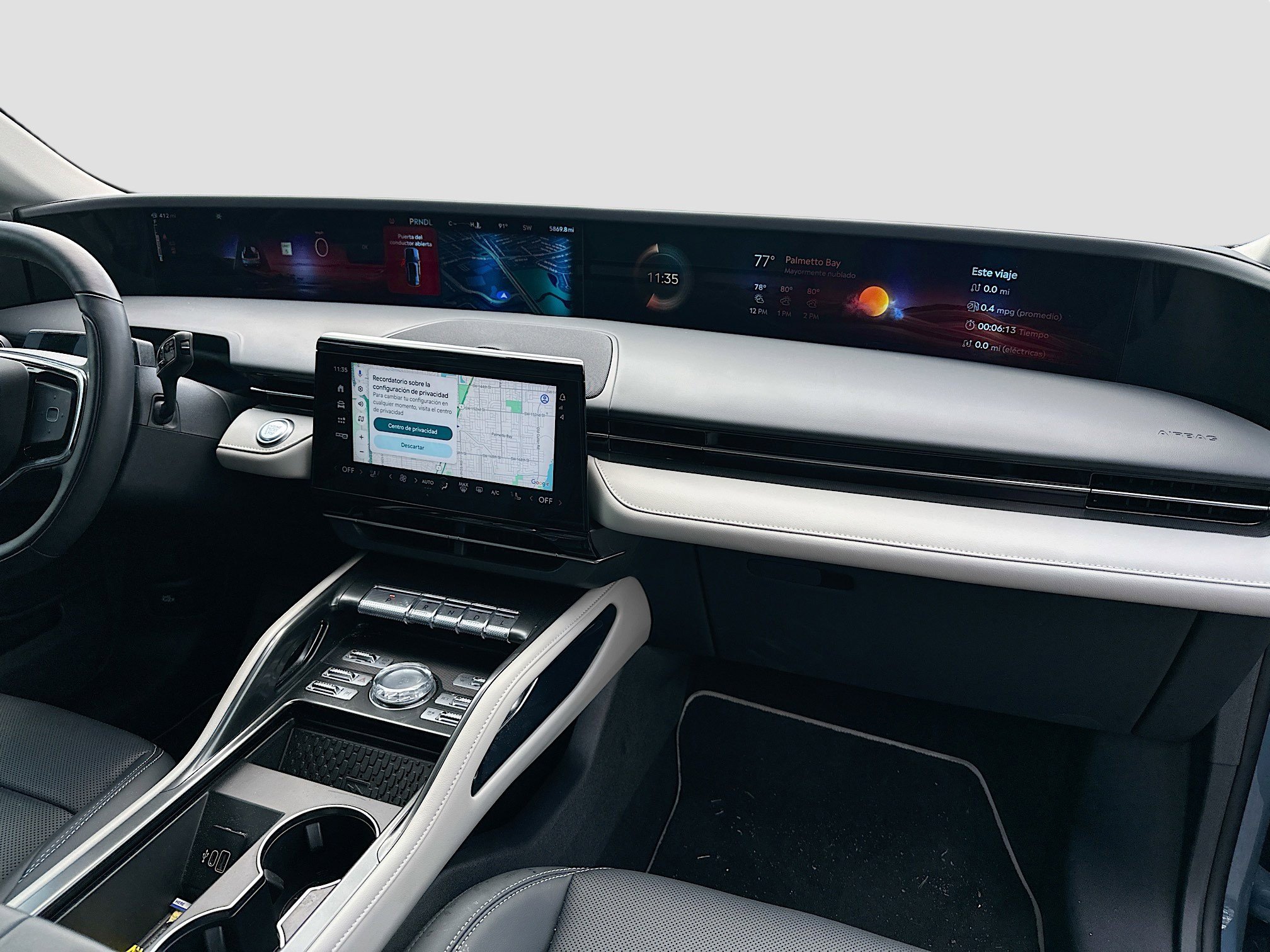 Used 2025 Lincoln Nautilus Premier image 31