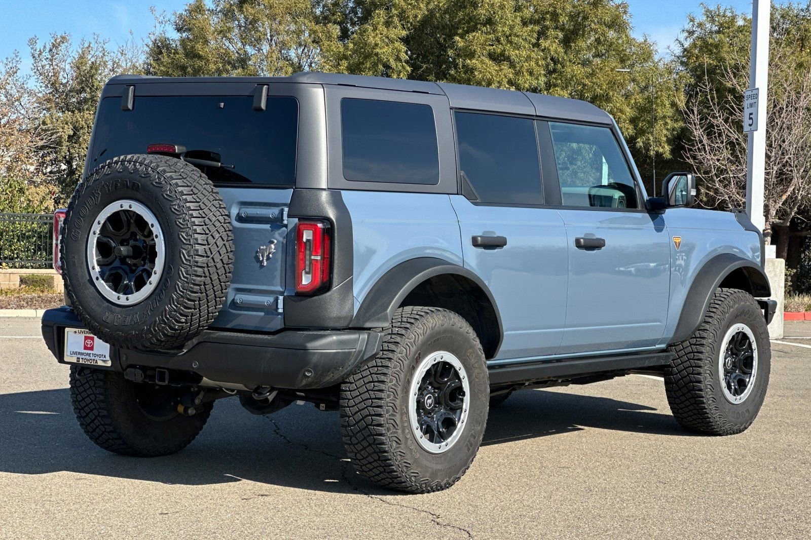 Used 2023 Ford Bronco Badlands image 4