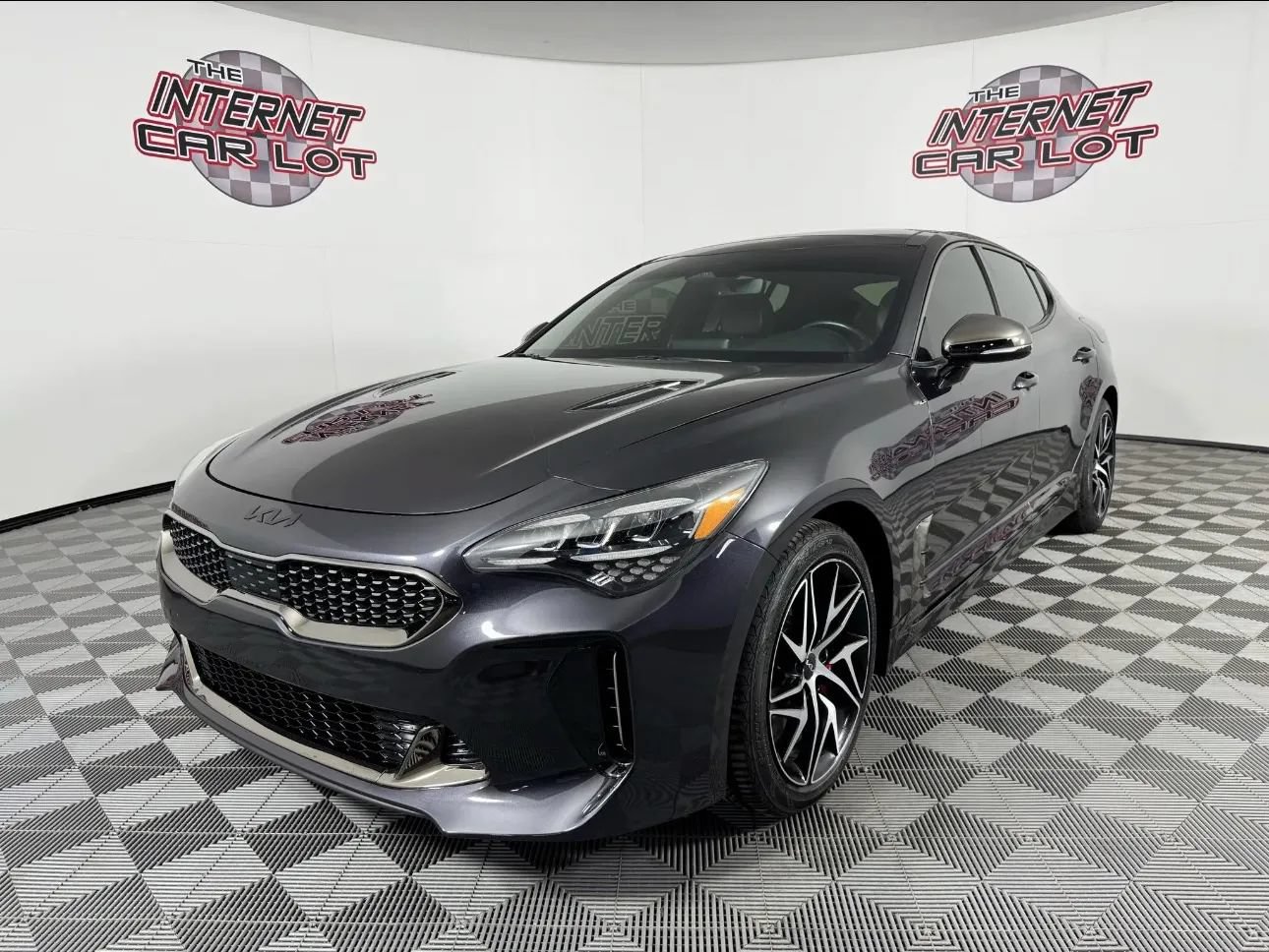 Used 2022 Kia Stinger GT-Line w/ Sun & Sound Package AWD/4WD image 3