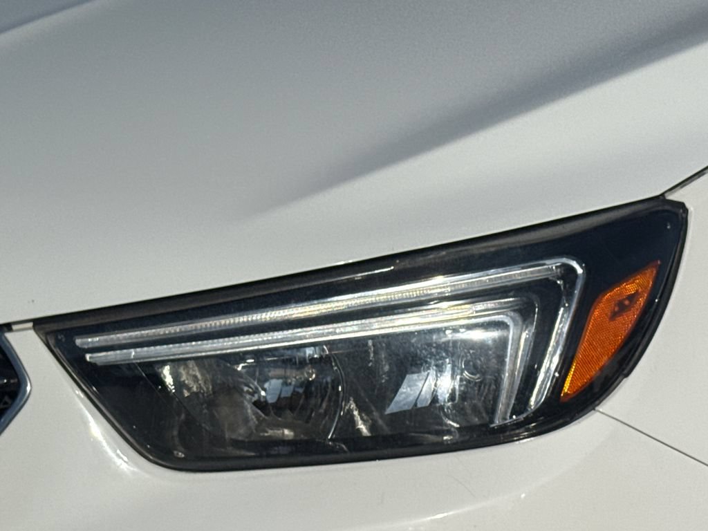 Used 2019 Buick Encore Sport Touring FWD image 4