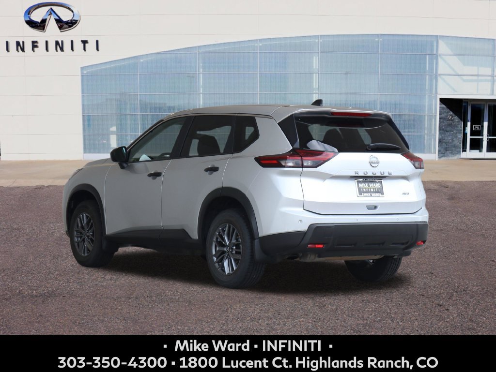Used 2024 Nissan Rogue S AWD/4WD image 3