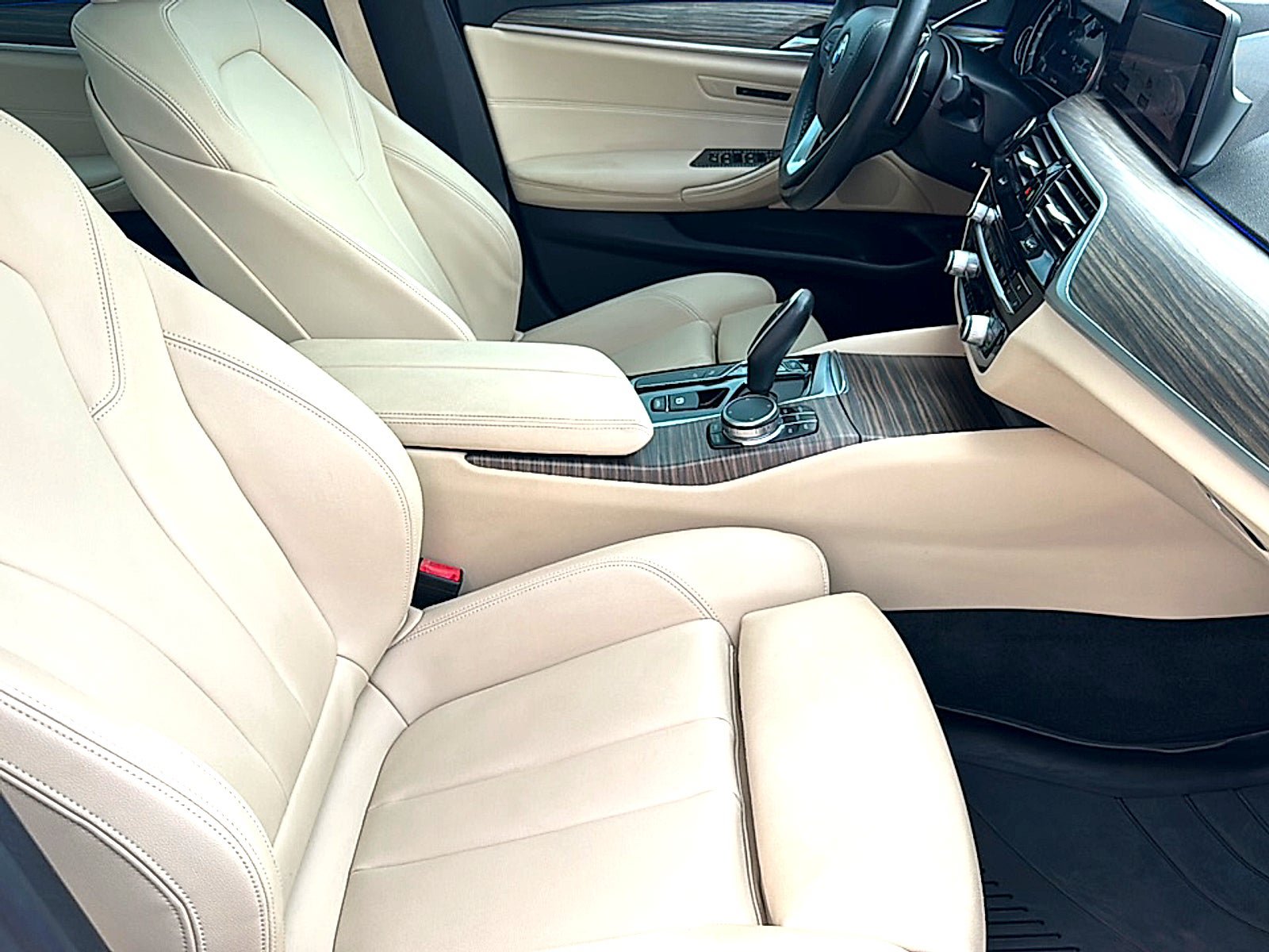 Used 2019 BMW 530i w/ Convenience Package RWD image 26