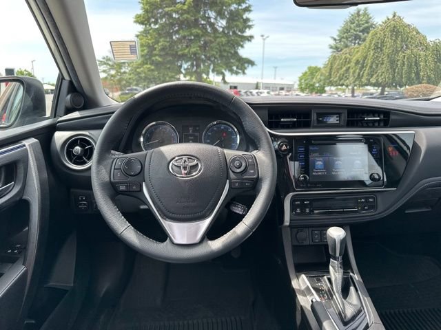 Used 2018 Toyota Corolla XSE FWD image 13