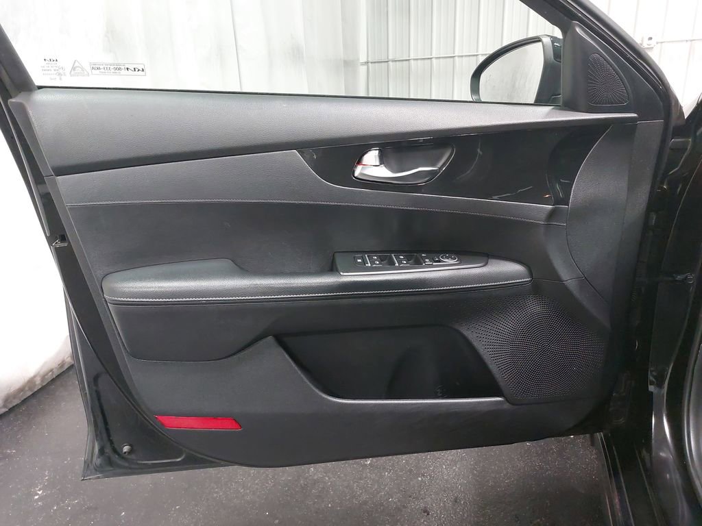 Used 2022 Kia Forte GT-Line image 27