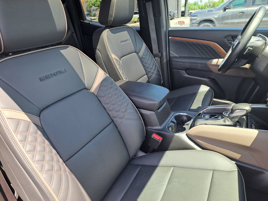 Used 2025 GMC Canyon Denali AWD/4WD image 29