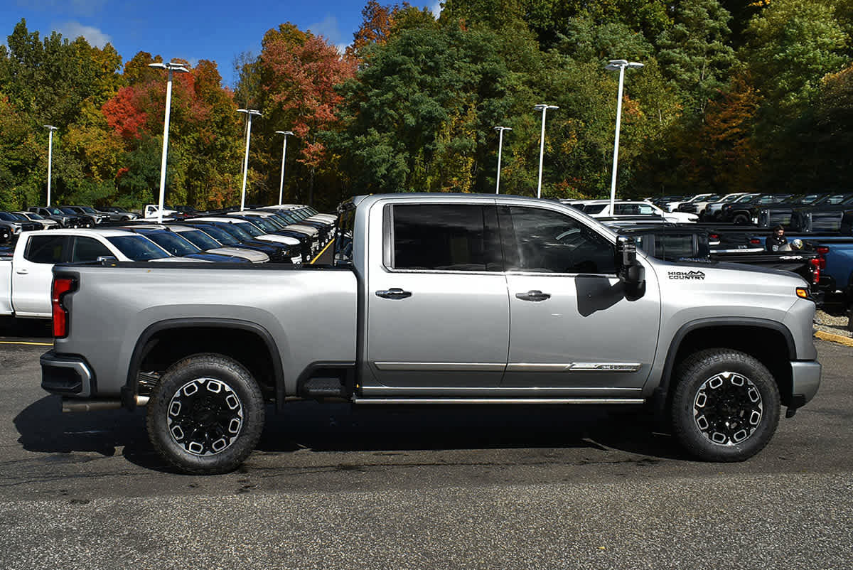 New 2026 Chevrolet Silverado 2500 High Country w/ High Country Premium Package AWD/4WD image 6