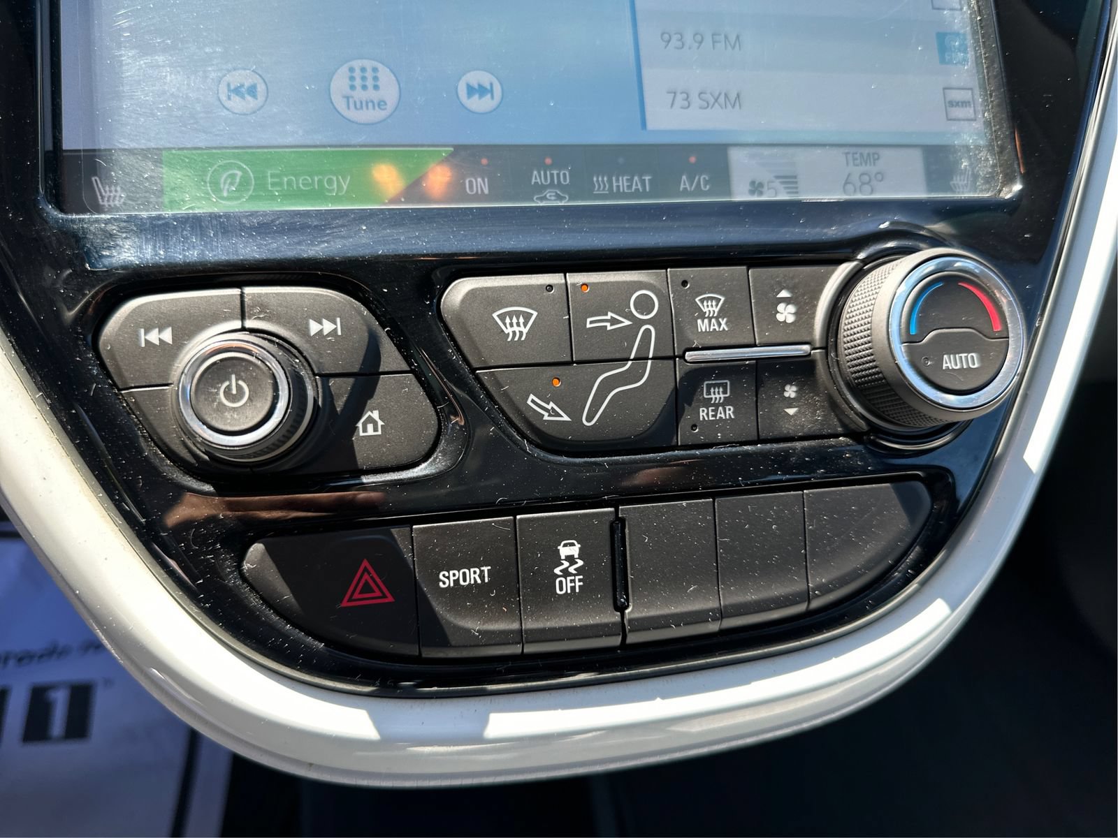 Used 2019 Chevrolet Bolt LT FWD image 27