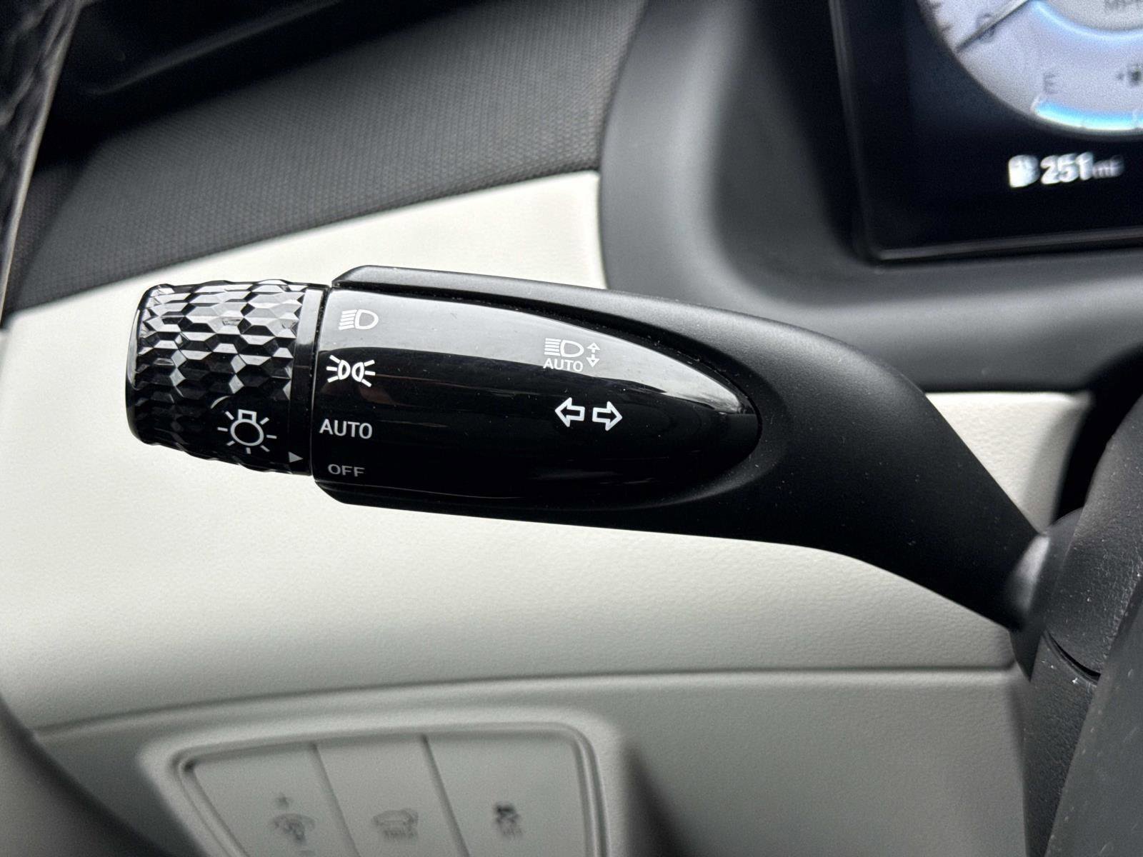 Used 2023 Hyundai Tucson Limited w/ Cargo Package image 10