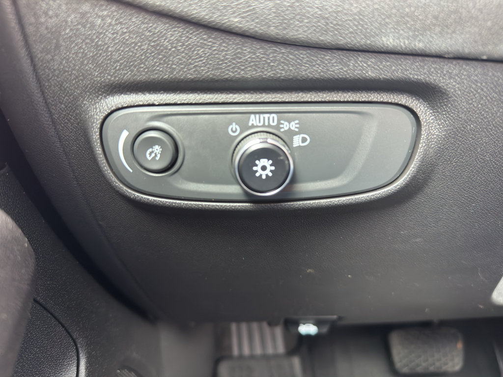 Used 2023 Chevrolet Equinox LS AWD/4WD image 37