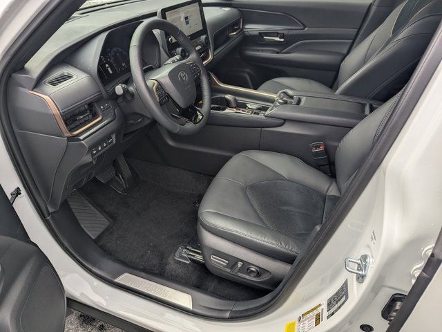 Used 2025 Toyota Grand Highlander AWD Hybrid image 9