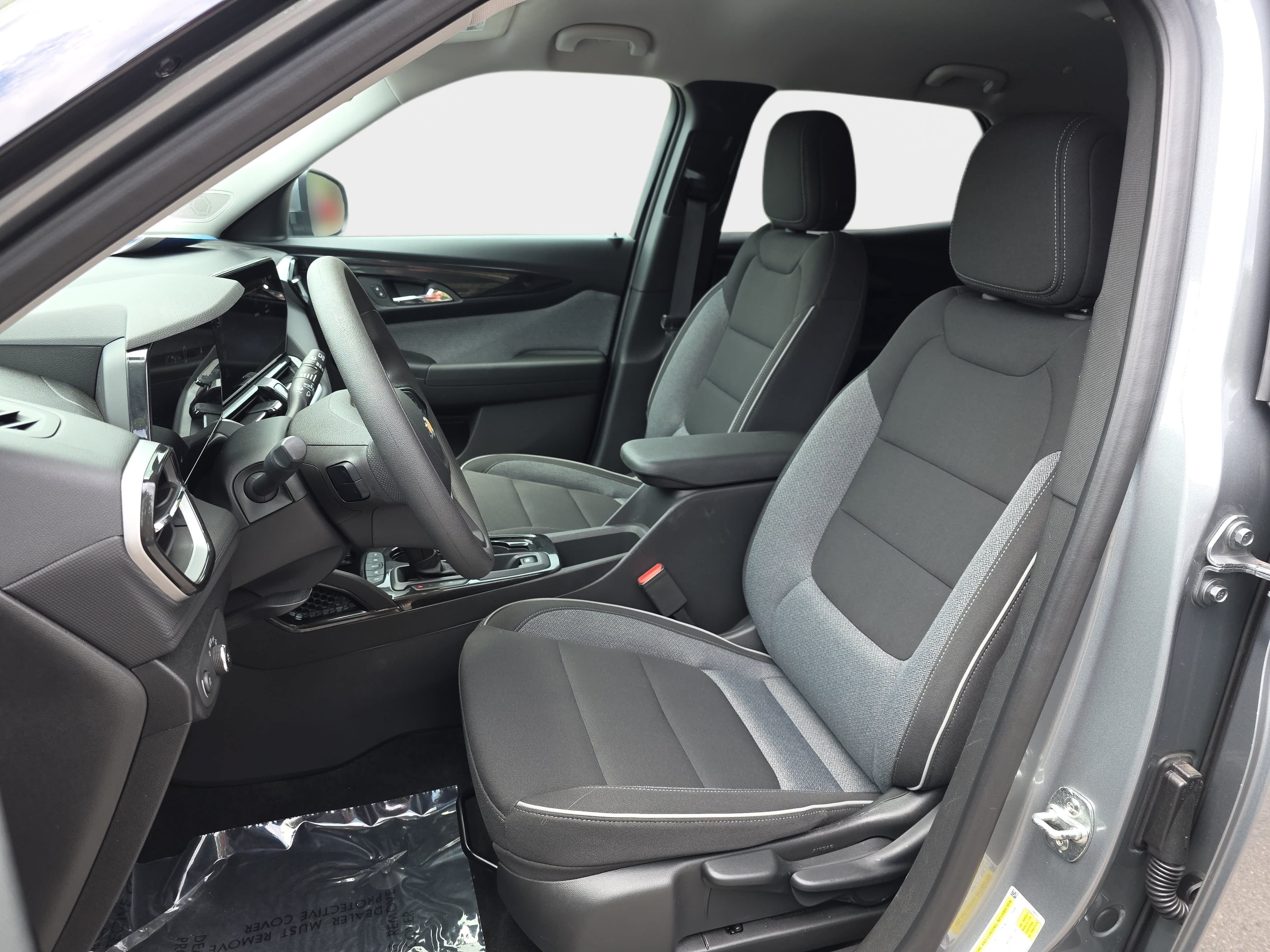 Used 2025 Chevrolet TrailBlazer LT AWD/4WD image 12