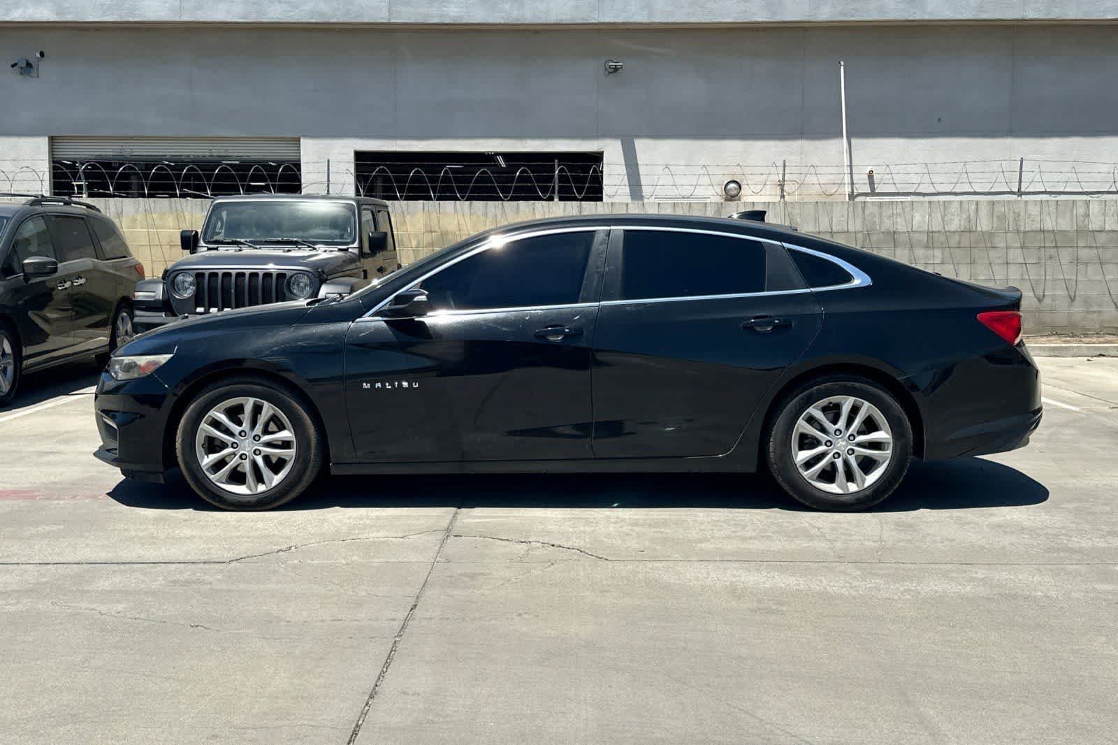 Used 2016 Chevrolet Malibu LT FWD image 7