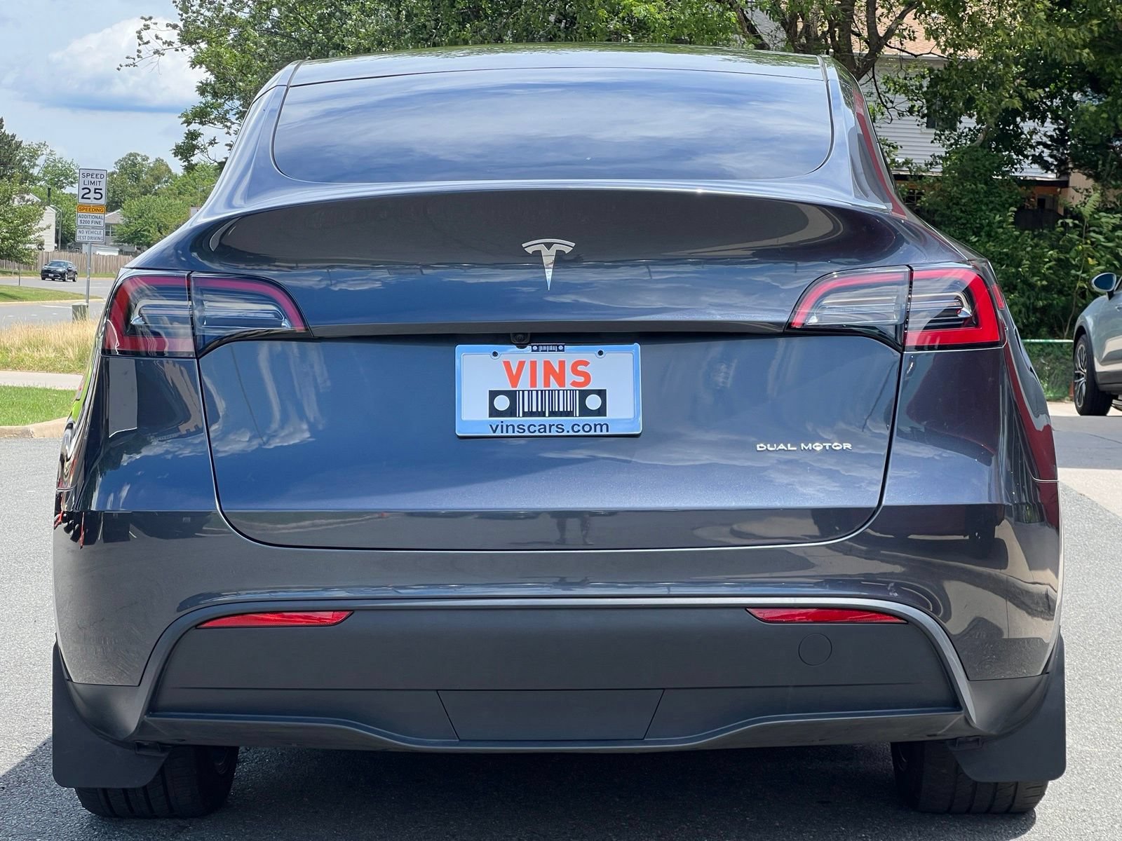 Used 2024 Tesla Model Y Long Range AWD/4WD image 24