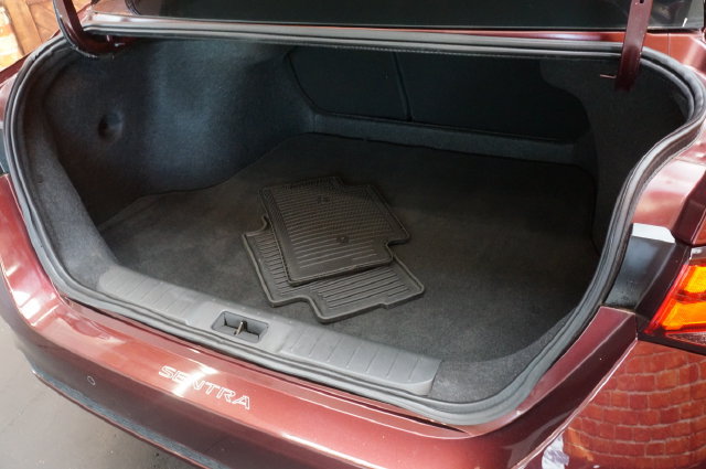Certified 2024 Nissan Sentra SV FWD image 39