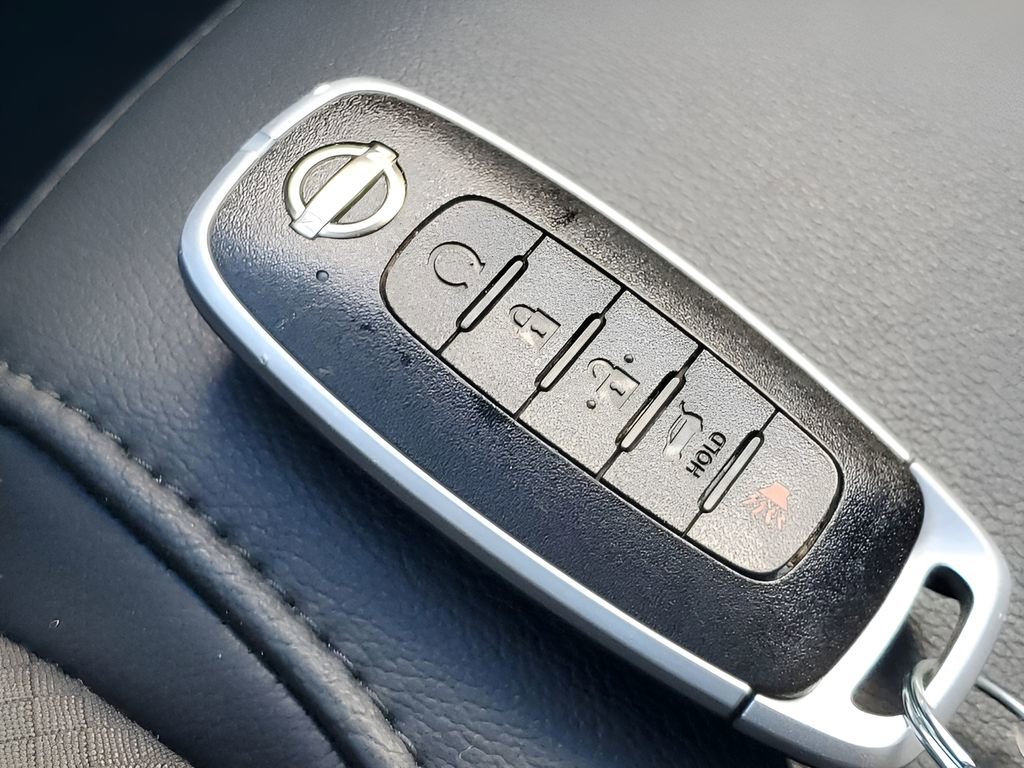 Used 2025 Nissan Pathfinder SL image 39