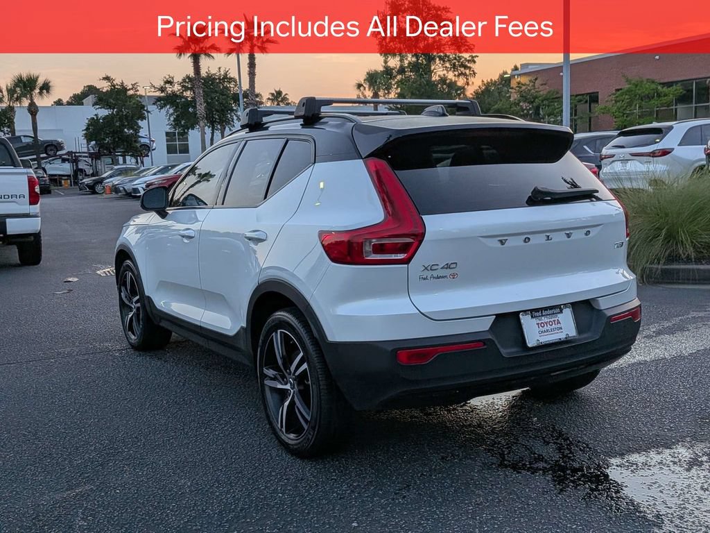 Used 2022 Volvo XC40 T5 R-Design w/ Advanced Package AWD/4WD image 6