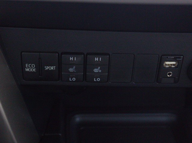 Used 2015 Toyota RAV4 Limited AWD/4WD image 26