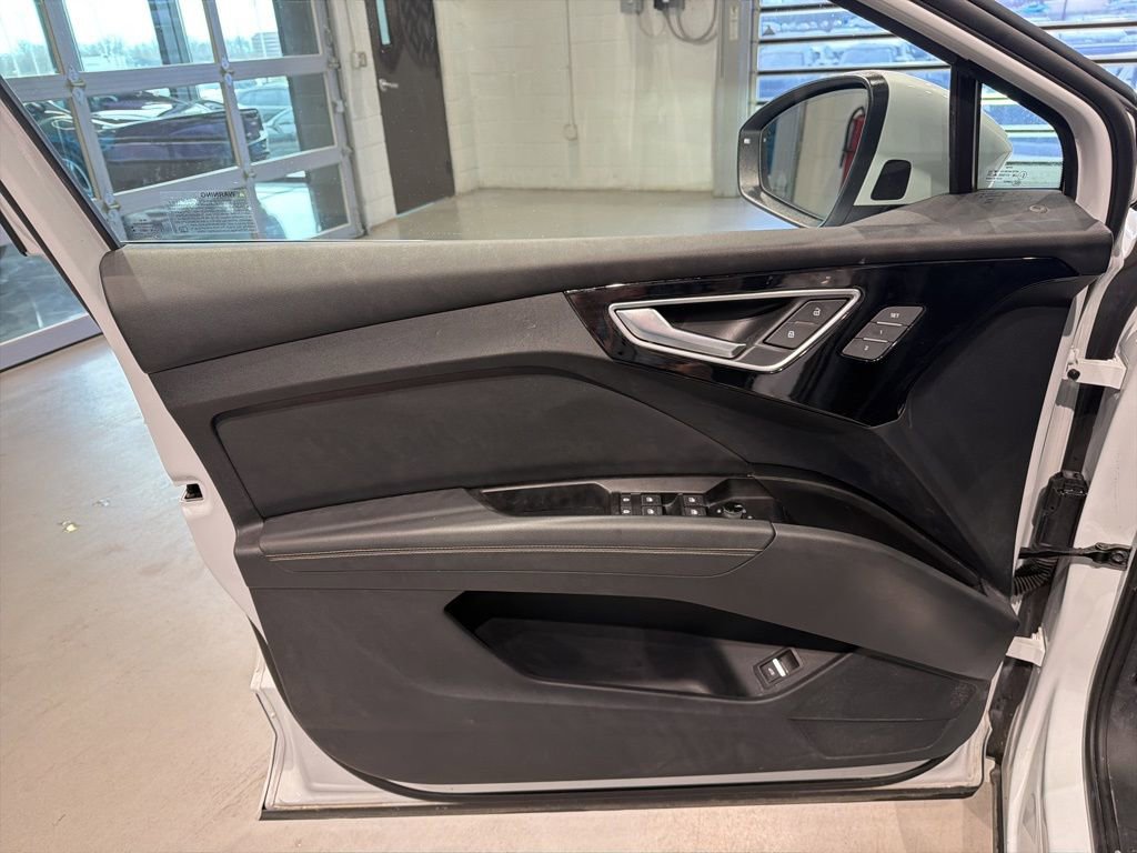 Used 2022 Audi Q4 e-tron Prestige image 10