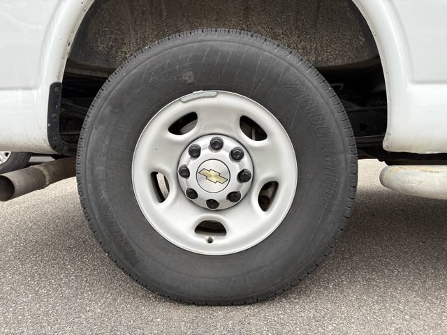 Used 2024 Chevrolet Express 2500 w/ Driver Convenience Package RWD image 20