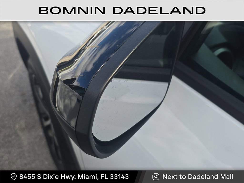 Used 2025 Chevrolet Trax RS w/ Driver Confidence Package image 9