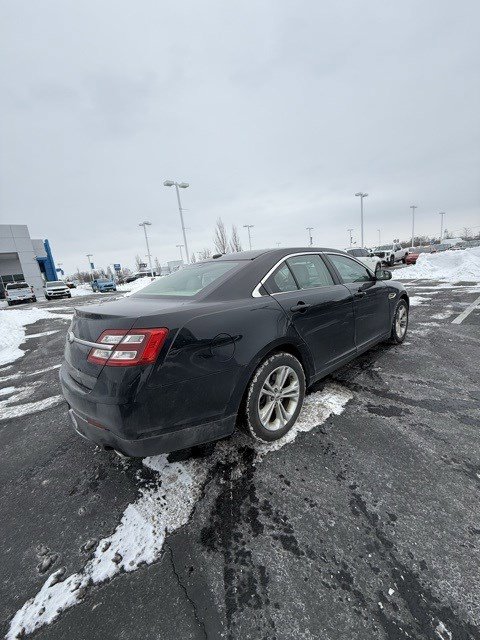 Used 2018 Ford Taurus SE image 8