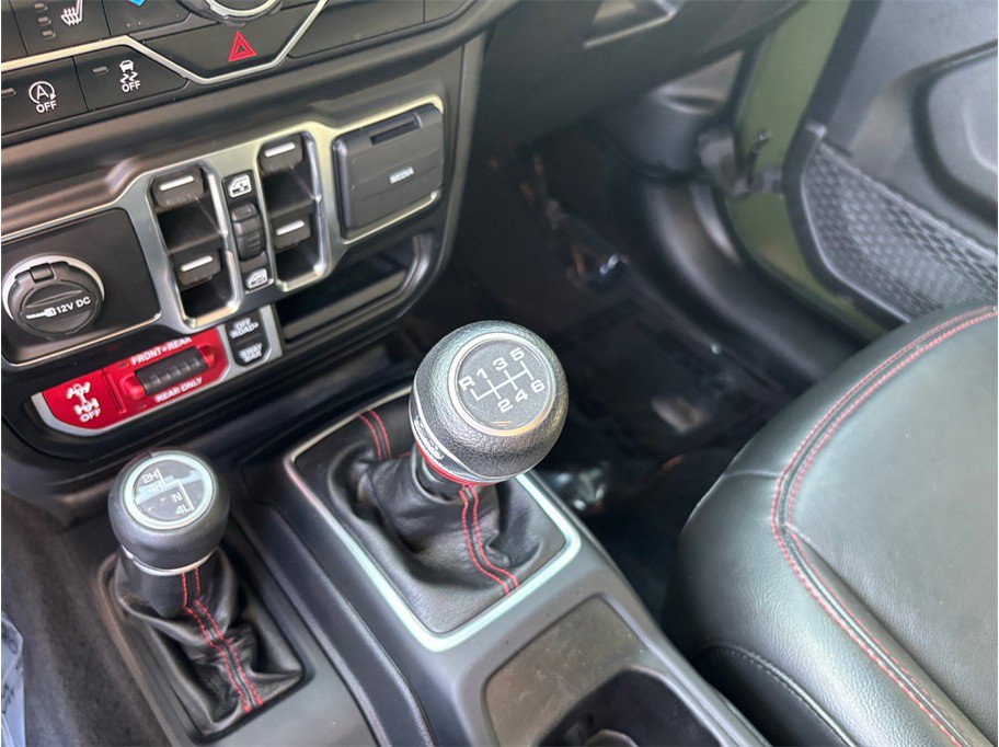 Used 2022 Jeep Gladiator Rubicon w/ LED Lighting Group AWD/4WD image 32