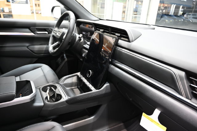 New 2027 GMC Terrain Elevation w/ Elevation Premium Package AWD/4WD image 13