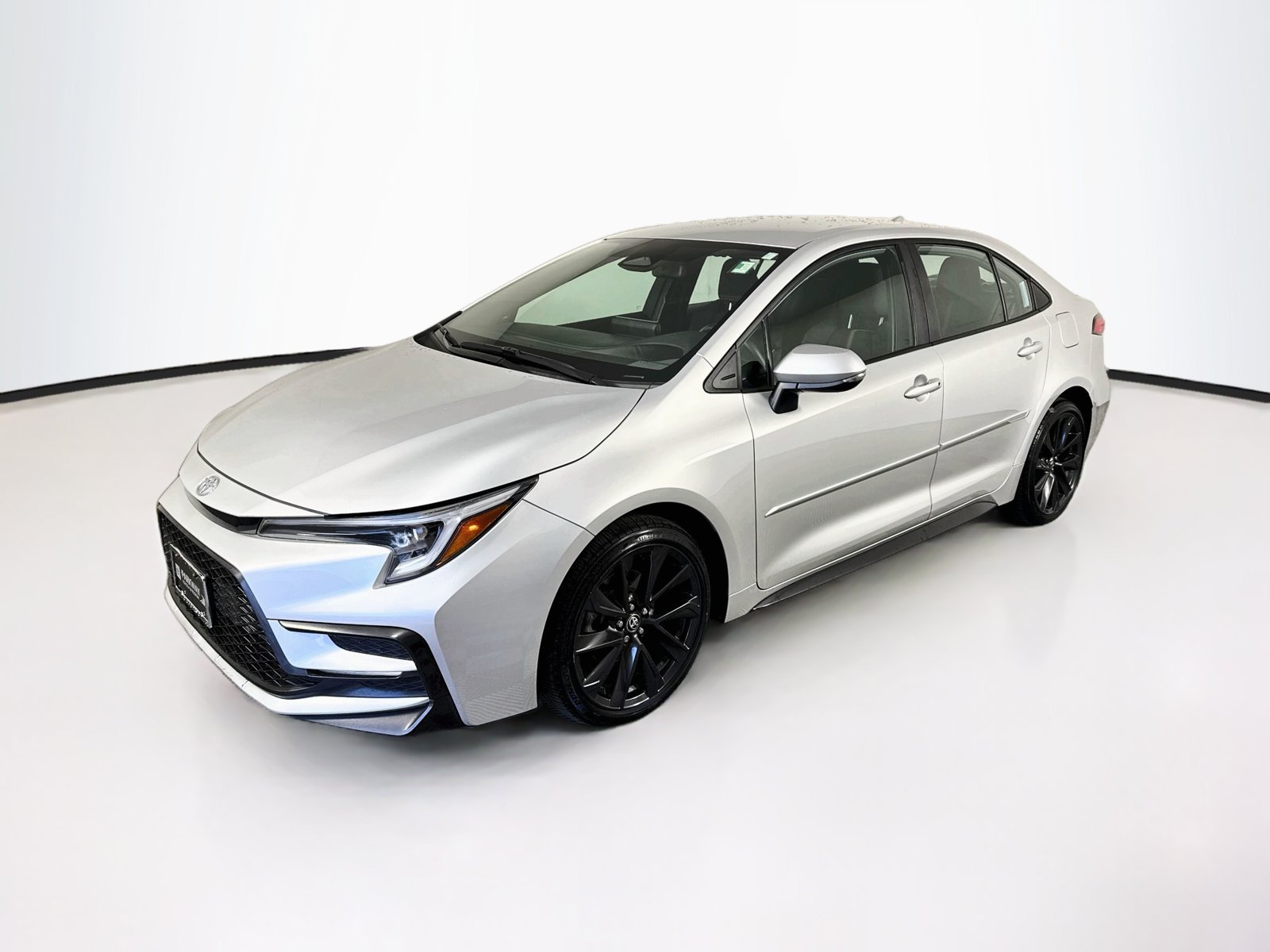 Certified 2024 Toyota Corolla SE FWD image 3
