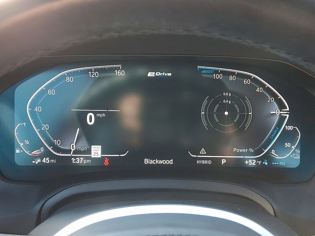 Used 2021 BMW 330e xDrive w/ M Sport Package image 21