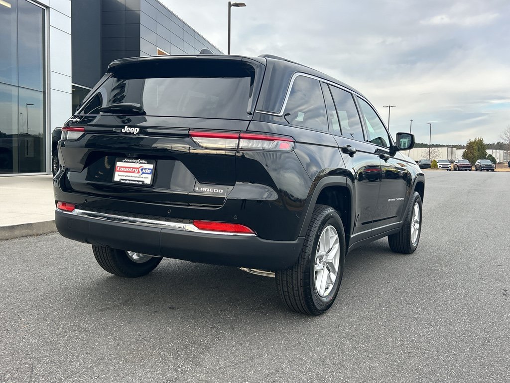 New 2025 Jeep Grand Cherokee Laredo RWD image 5