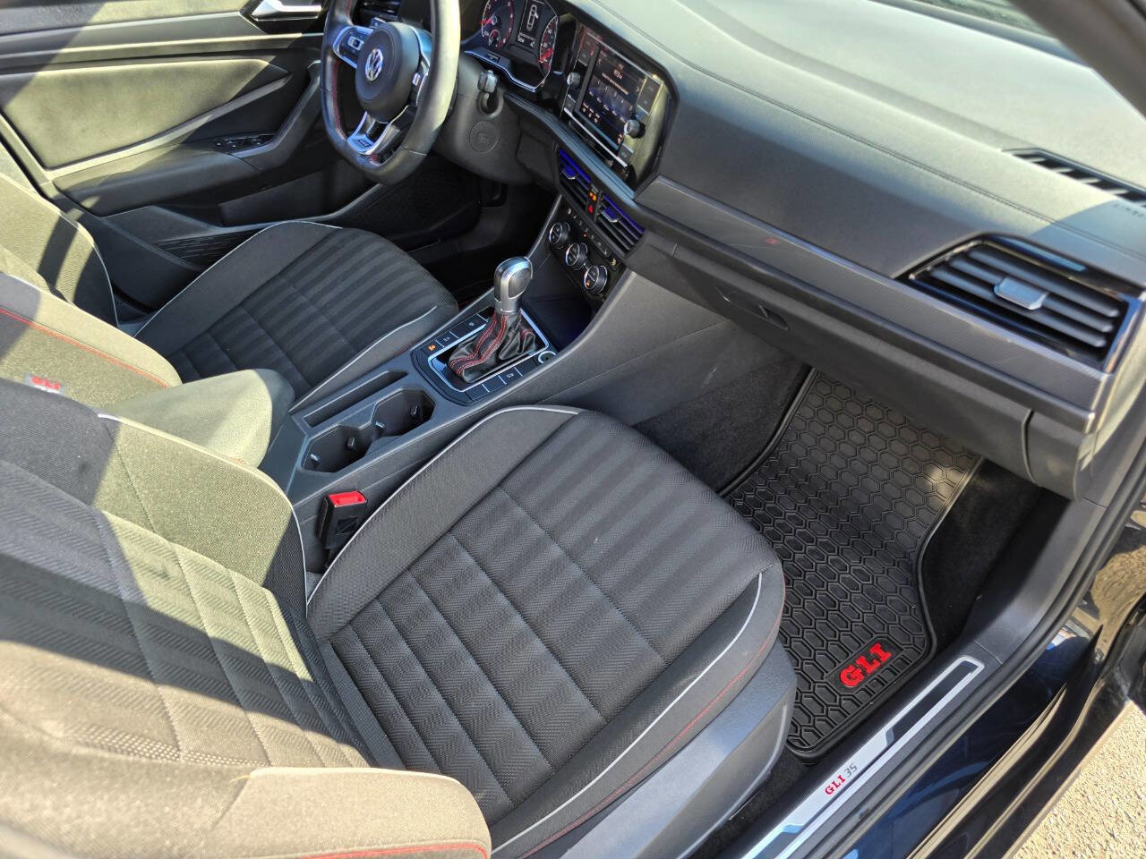 Used 2019 Volkswagen Jetta GLI FWD image 30