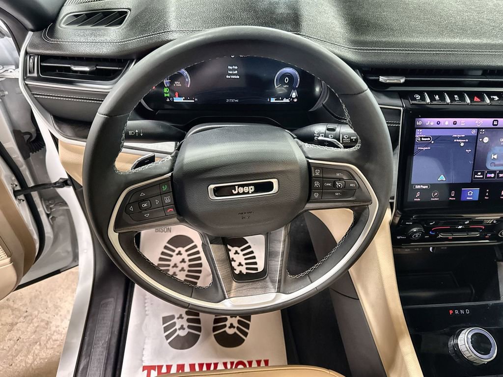 Used 2024 Jeep Grand Cherokee L Limited w/ Black Appearance Package image 17